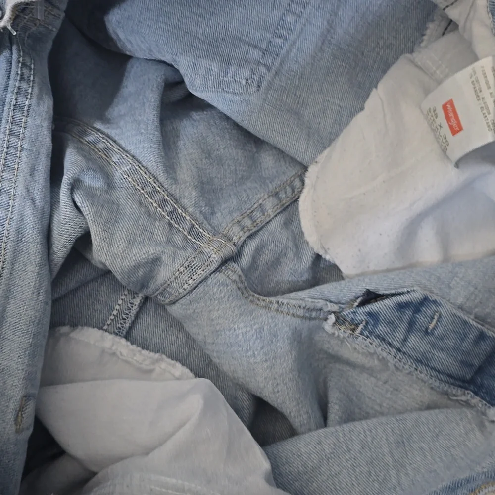 wrangler jeans mens size 38 light blue Basic Denim Jean